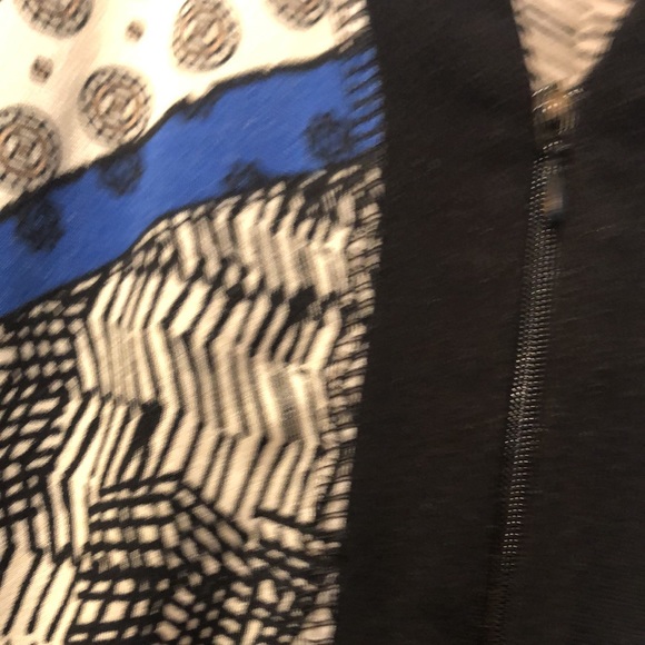 Libra zippered blouse.  Size M - Picture 4 of 7